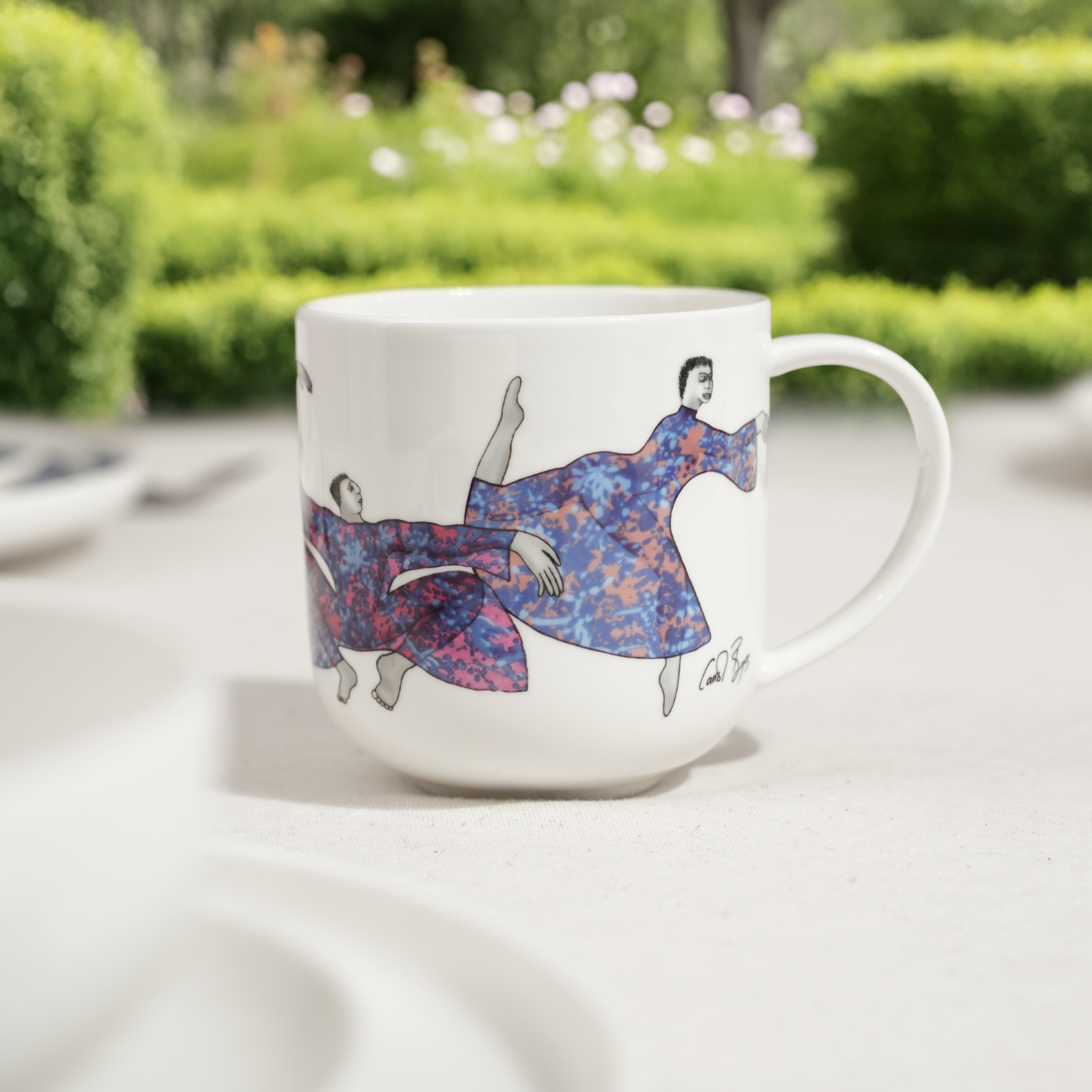 MUG - dancing girls