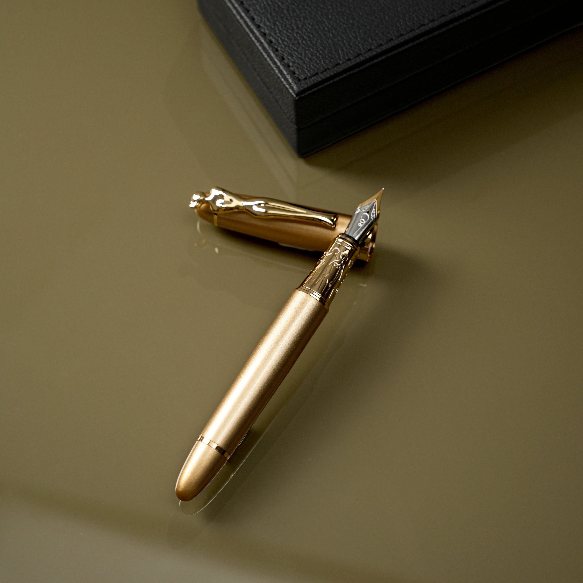 FOUNTAIN PEN - woman - gold - gold